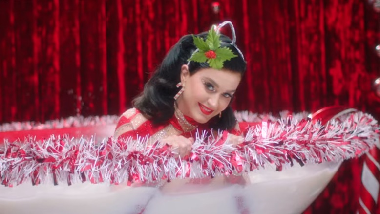 Katy Perry Releases "Cozy Little Christmas" Music Video. - KatyCats.com - Home of the KatyCats!