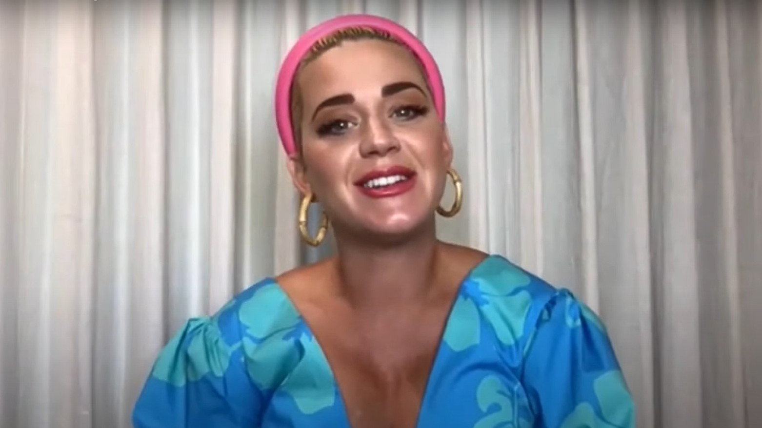 Katy Perry Releases "SMILE" Alternate Covers + SmileSundays No. 1